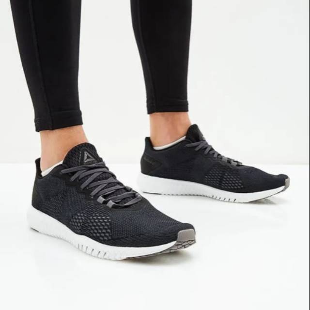 Reebok store flexagon cn2583