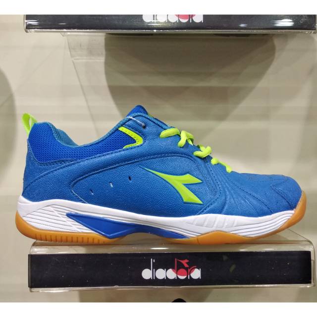 Diadora badminton outlet