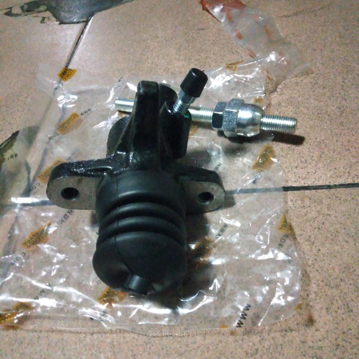 Jual master kopling bawah isuzu elf nkr 71 cylinder master isuzu elf 71 ...