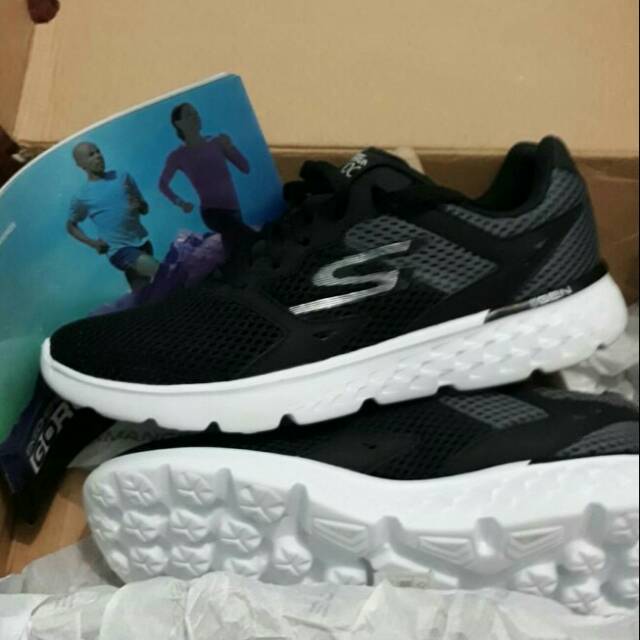 Harga skechers best sale go run 400