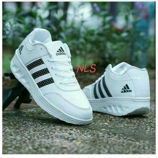 Foto sepatu hotsell adidas untuk perempuan