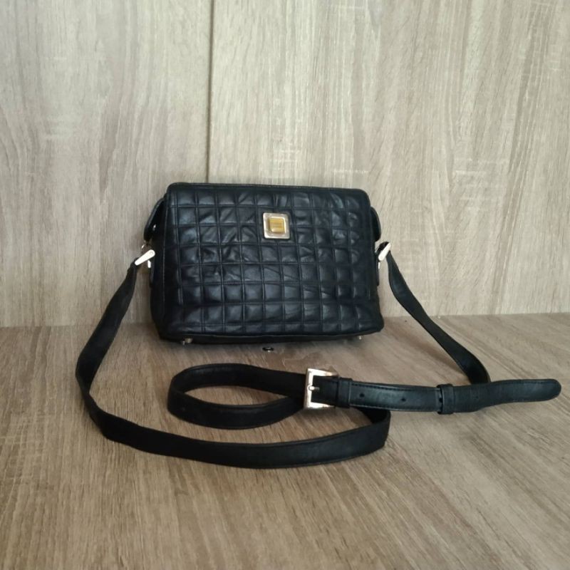 Tas BANA BANA Authentic Preloved Original Second Genuine Leather Quilted Kulit Asli Slingbag