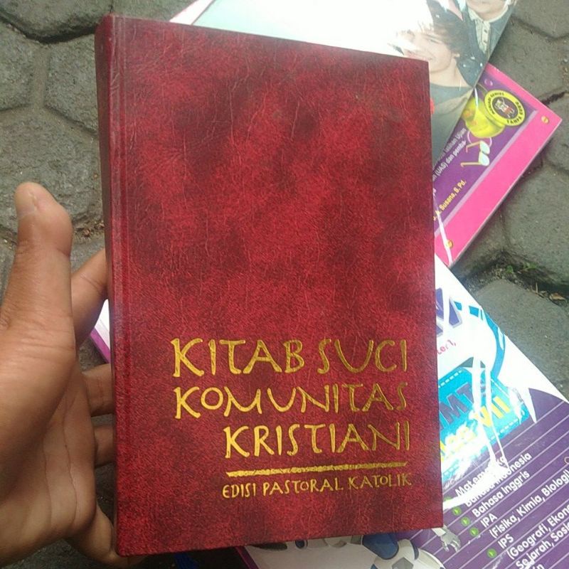 Jual Kitab Suci Komunitas Kristiani Edisi Pastoral Katolik Bekas