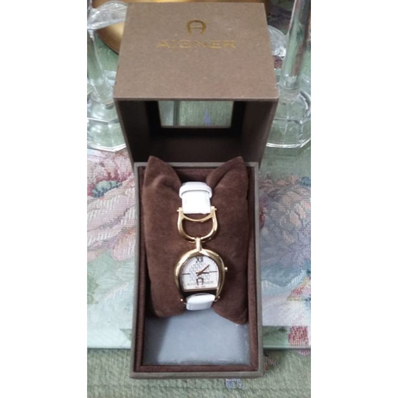 Jual Auth Aign r Women s White Dial Leather Band Watch Preloved