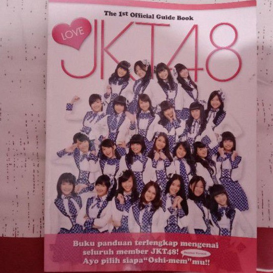 Jual (PHOTOBOOK) LOVE JKT48 The 1st Official Guide Book | Shopee 