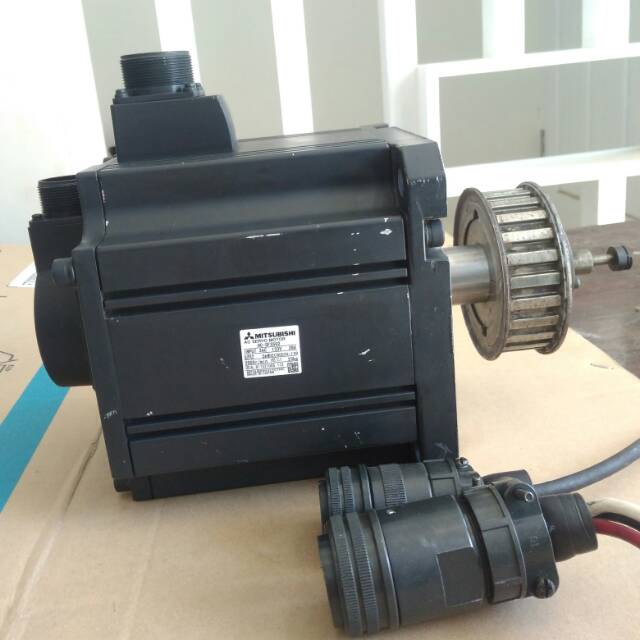 Jual AC Servo Motor Mitsubishi HC SFS502 Include Sockets 5KW Good