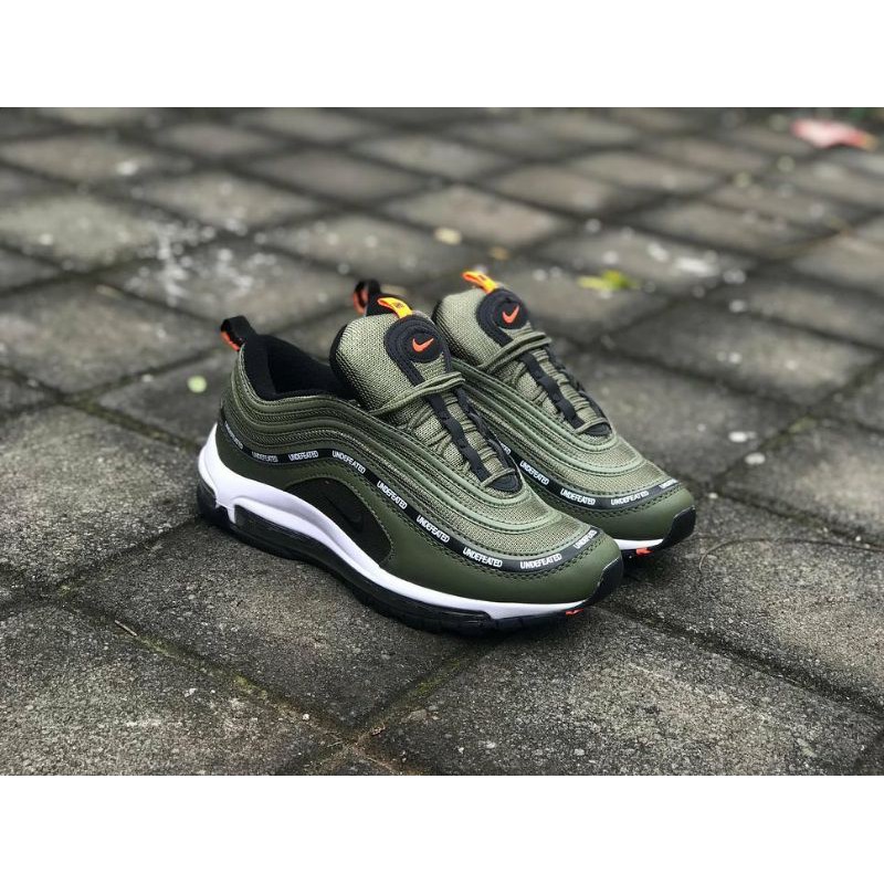 Nike hot sale green army