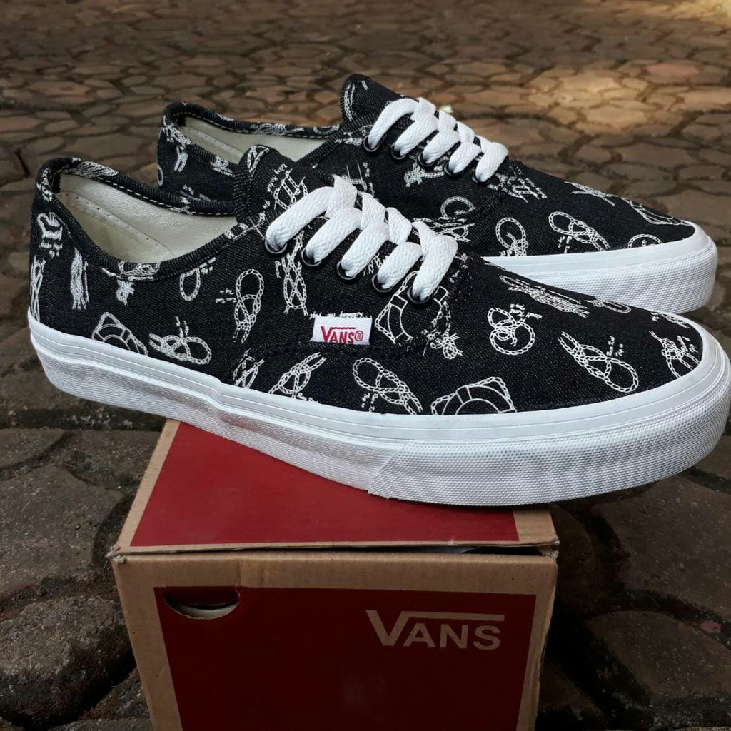 Vans 2025 authentic motif