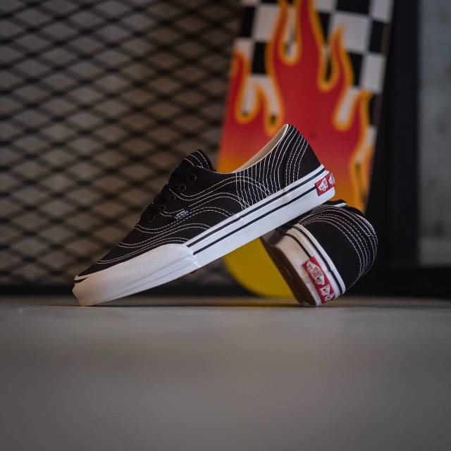 Jual Vans Era Vision Voyage Black / True White | Shopee Indonesia