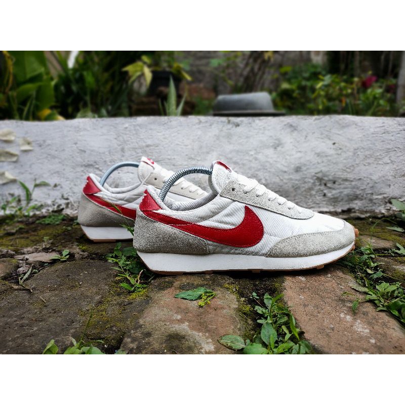 nike daybreak white red