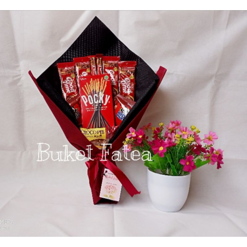 Jual Bucket Snack Merah Buket Jajan Buket Fatea Buket Wisuda Hanya