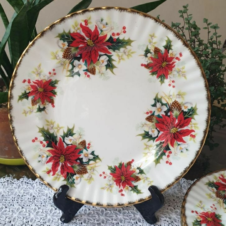 Jual Piring Keramik Royal Albert Yuletide Plate 27 Cm Shopee Indonesia