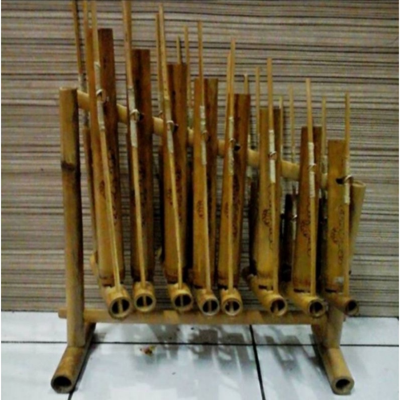 Jual Angklung 1 Oktaf 8 Nada Bahan Bambu Shopee Indonesia