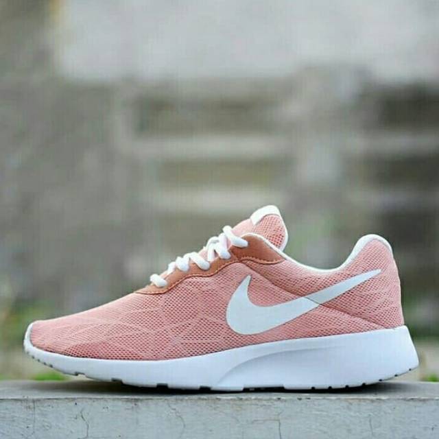 Nike 2025 tanjun peach