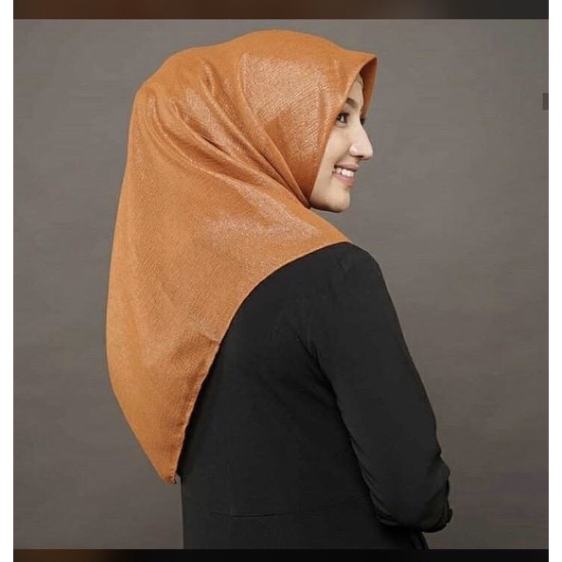 Auto-Glowing! 10 Rekomendasi Hijab yang Bikin OOTD Kamu Naik Kelas dalam Sekejap.