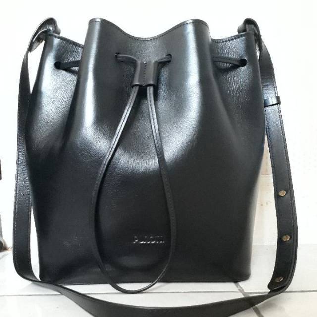 Jual Tas Purotti Shavies Bucket Bag Crossbody Leather Black - Preloved ...