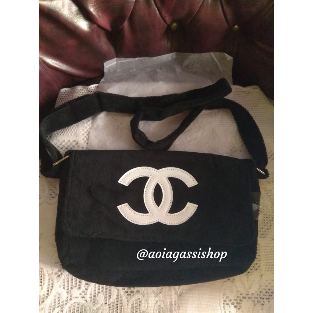 Jual [READY STOCK] CHANEL MESSENGER FUR BAG AUTHENTIC VIP GIFT BTS V  TAEHYUNG STYLE