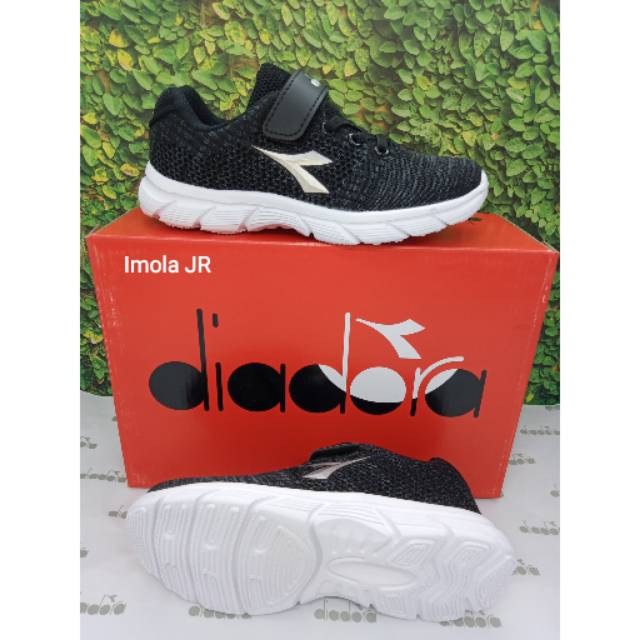 Size deals sepatu diadora