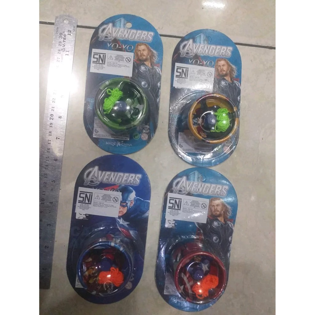 Yo-Yo Luminoso De Avengers Para Niños | Juguete Con Luces Al Lanzar | Tamaño Compacto 5x3 Cm | Supervisión Adulta