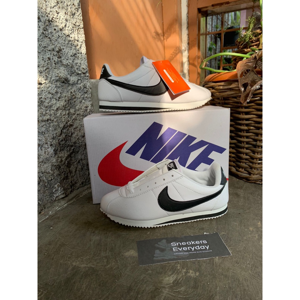 nike cortez putih