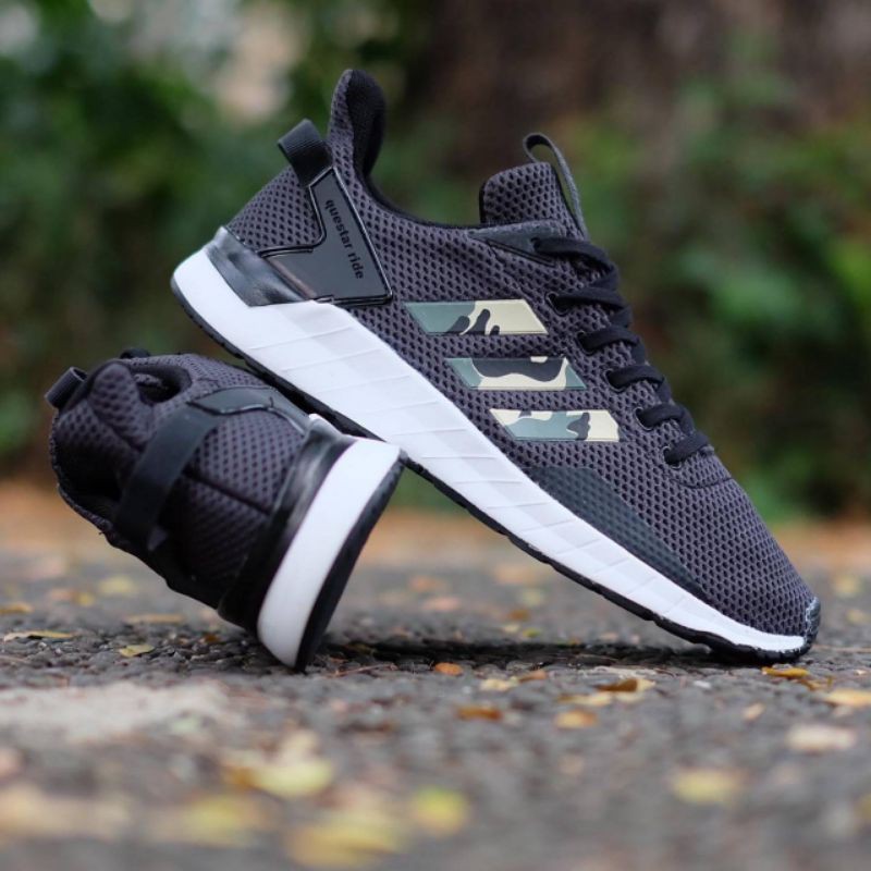 Jual Adidas Questar Ride blac white // camo | Shopee Indonesia