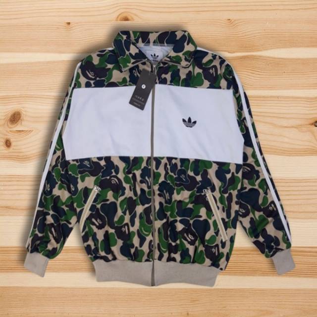 Jaket adidas store x bape