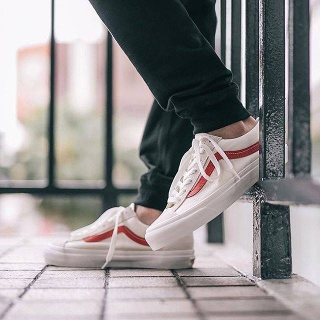 VANS★STYLE 36★兼用★22~28cm★MARSHMALLOW/RACING RED New Vans Style 36 Marshmallow/Racing Red Sneakers Low-Top