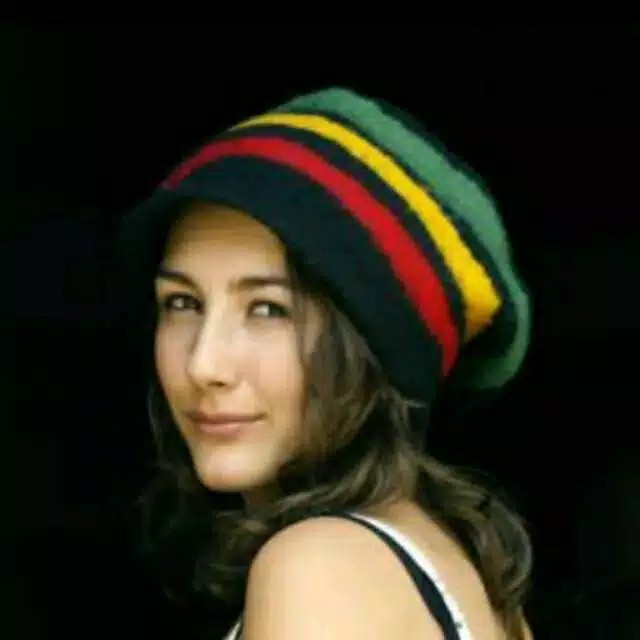 Jual KUPLUK BESAR REGGAE, kupluk rajut, kupluk rasta | Shopee Indonesia