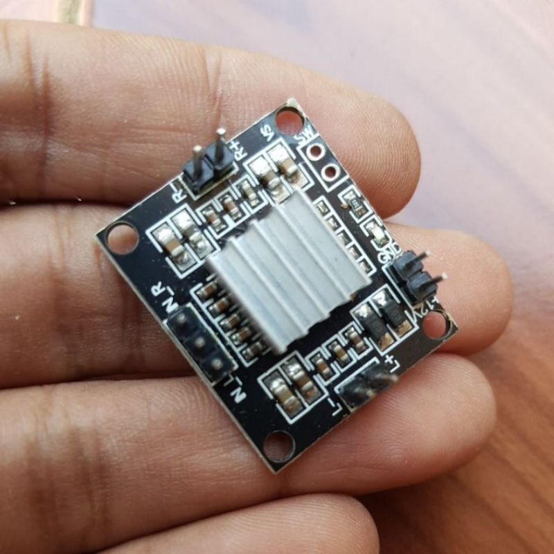 ESX QM-FOUR Mini amplificatore digitale a 4 canali in classe D | Ampli