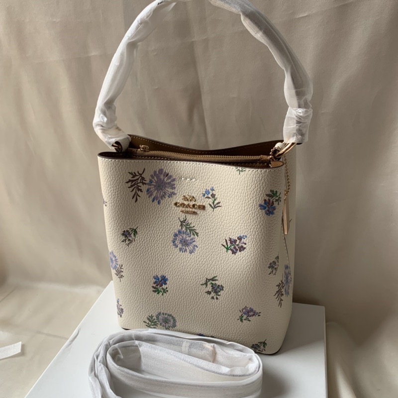 Coach small town bucket bag with dandelion print review 💕 