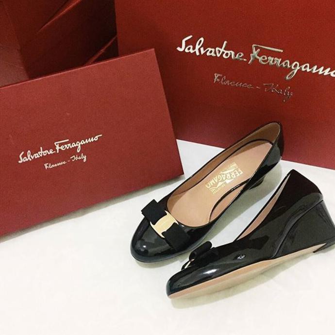 Sepatu Salvatore Ferragamo Sf Vara Wedges Black Patent Original