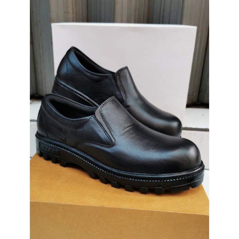 Jual sepatu safety ujung besi pria untuk kerja lapangan dan proyek ...