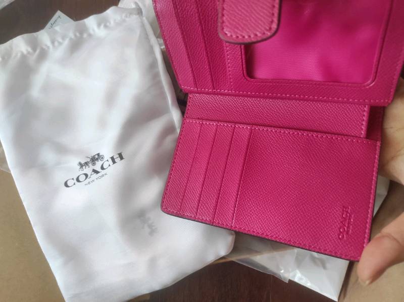 Shop Coach Medium Corner Zip Wallet In Signature Canvas (F23553) by  ペガサスペガサス☆