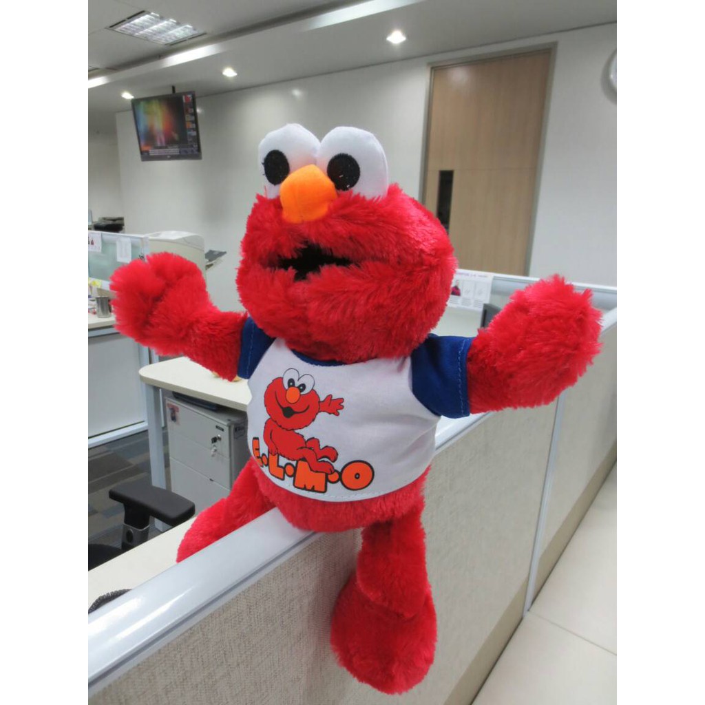 Jual Boneka tokoh kartun Si Elmo(kaos)bulu merah film THE SESAME STREET ...