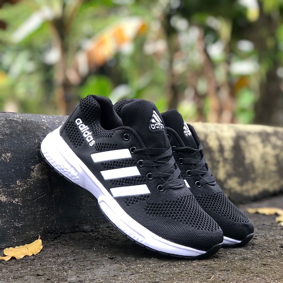 Foto sepatu running adidas best sale