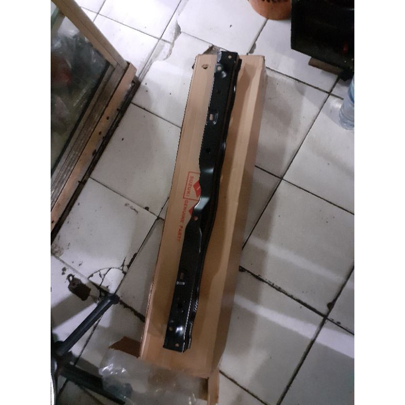 Jual panel atas radiator /bullhead atas suzuki swift 2006-2012 ori ...