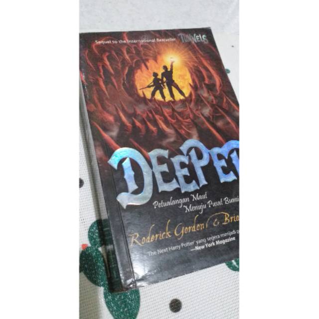 Jual Novel Deeper (Buku No.3 dari 6 serial tunnels) Shopee Indonesia