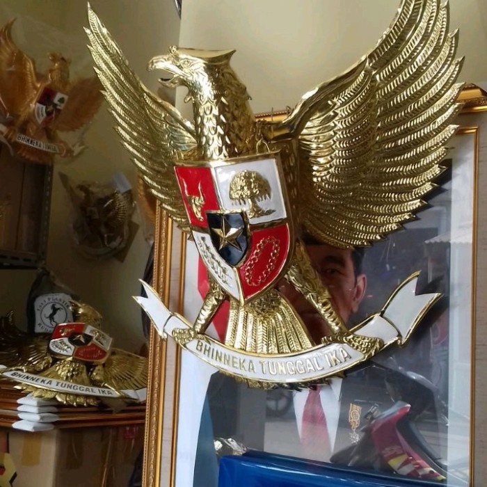 Jual Lambang Garuda Pancasila Cm Gosend Shopee Indonesia