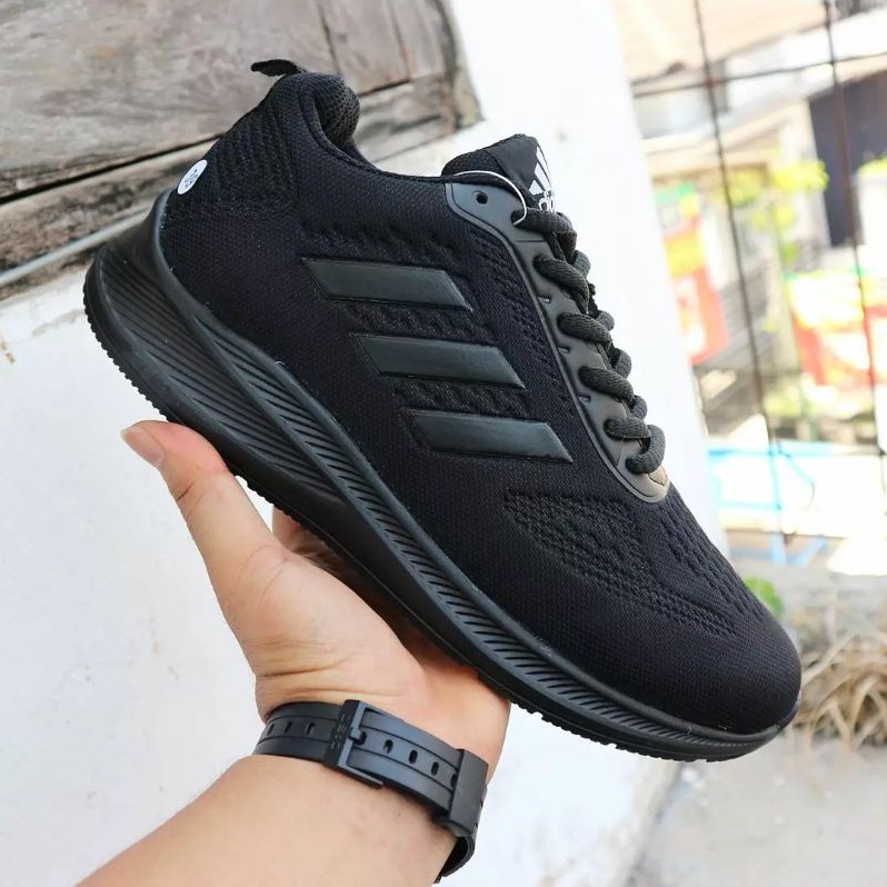 Sepatu adidas sale full black