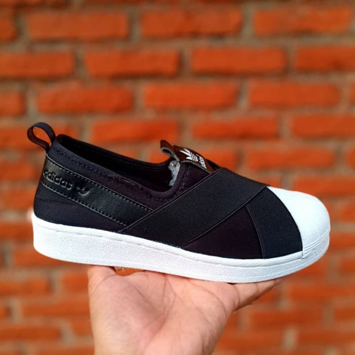 Sepatu adidas best sale wanita slip on