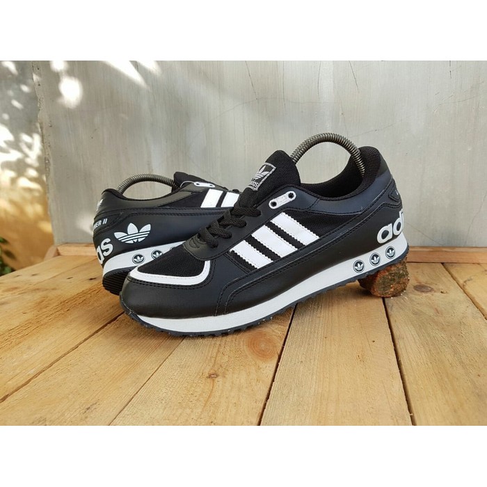 Sepatu adidas 2025 la trainer 2