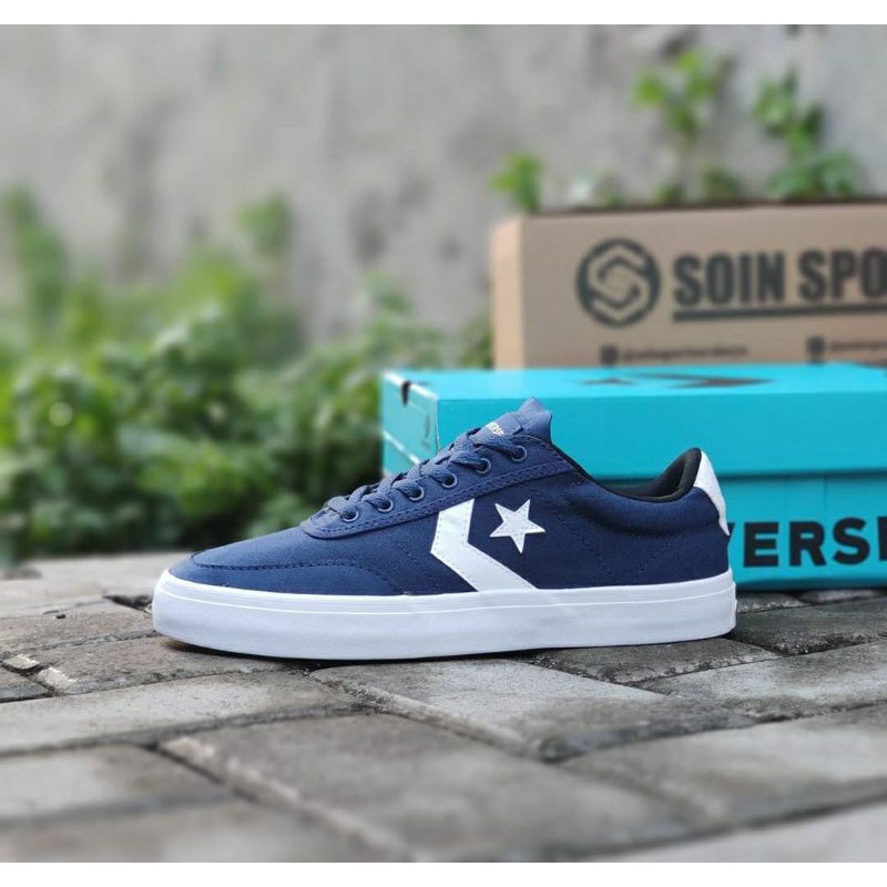 Converse courtlandt ox navy hotsell