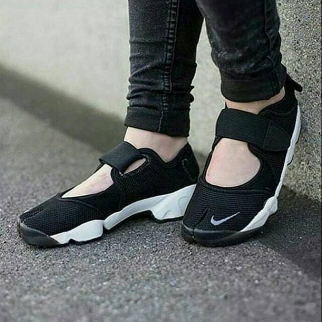 sandal sepatu nike