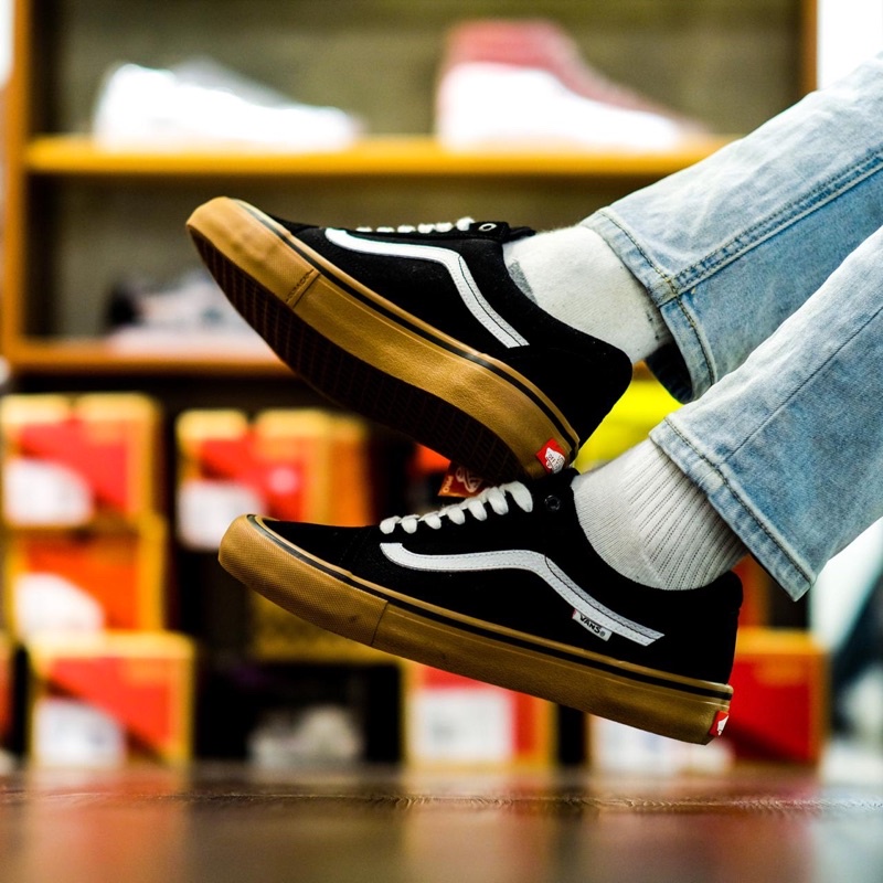 Vans black gum on sale original