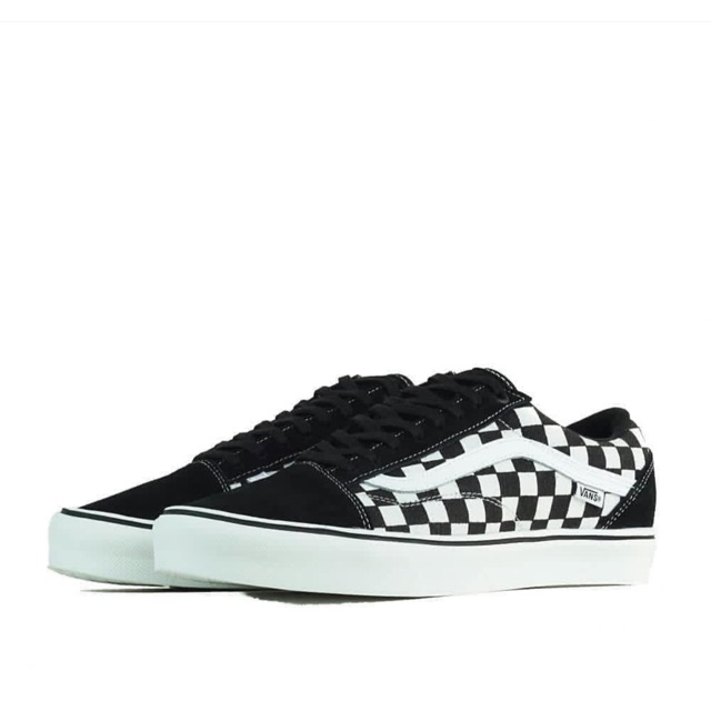 Vans shop lxvi hitam