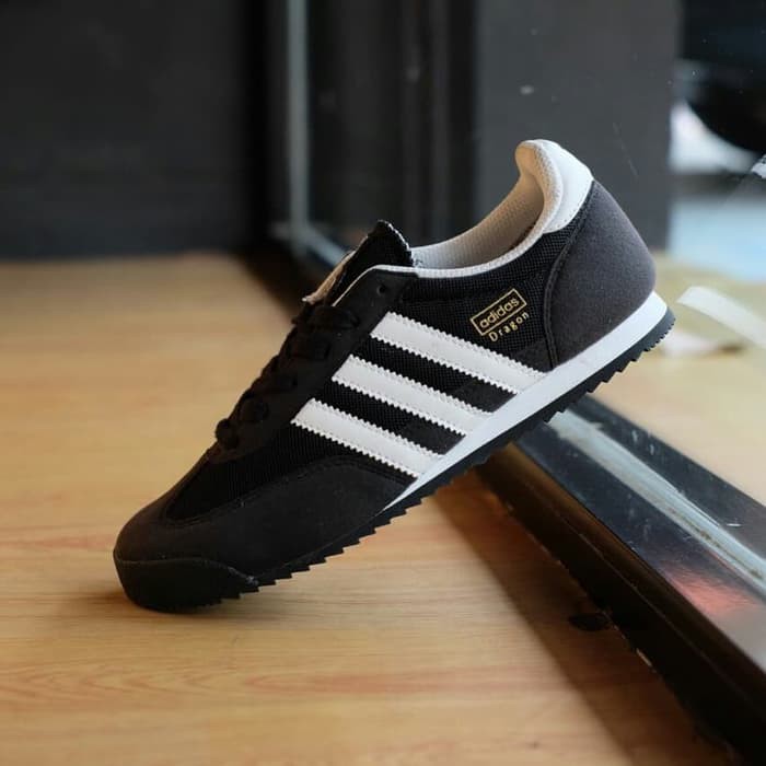 sepatu adidas dragon