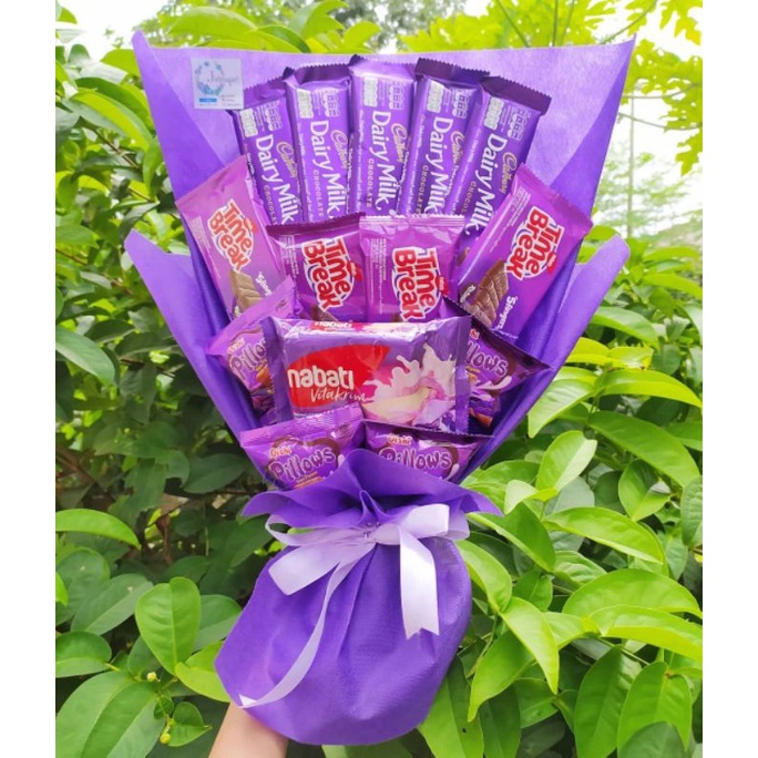Jual (S) Buket UNGU dairymilk coklat manis ungu/paket/bingkisan Snack