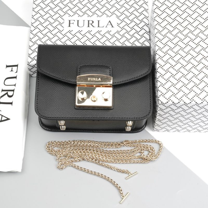 Furla outlet metropolis harga