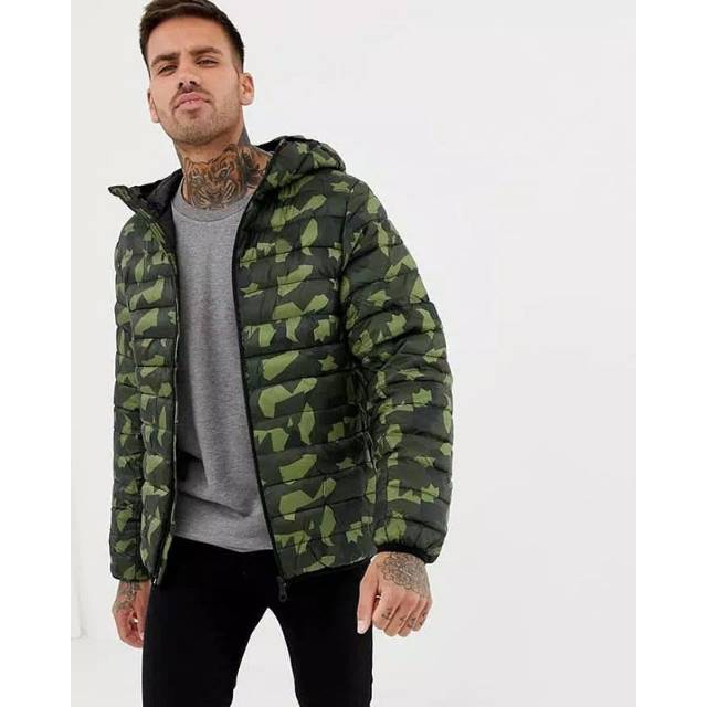 Jaket army pull deals and bear