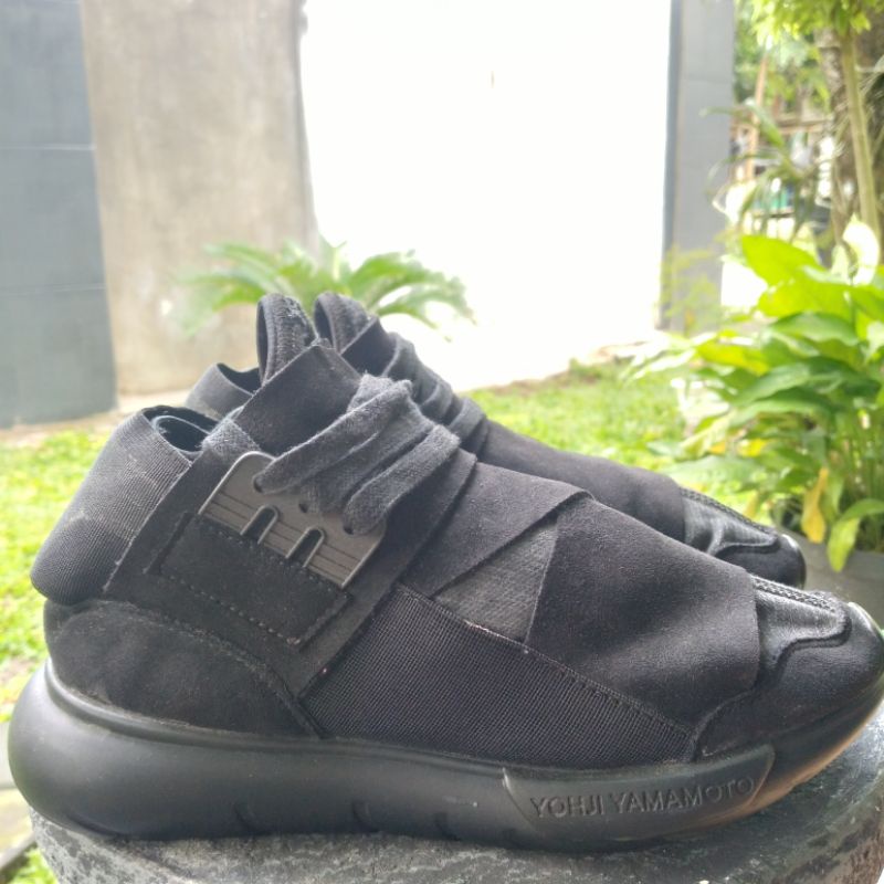 Harga sepatu y3 yohji 2024 yamamoto